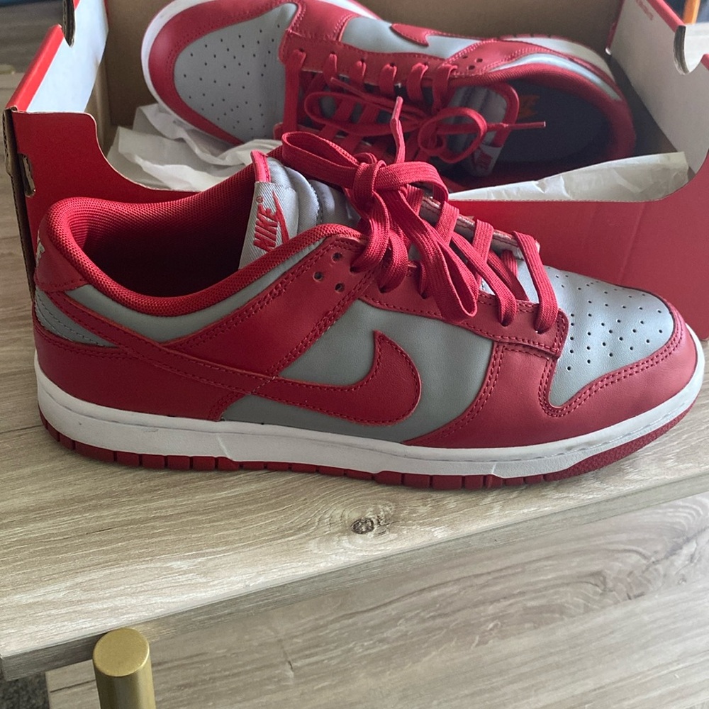 Nike dunk low retro -grey, red UNLV dunks. Lightly worn a few times